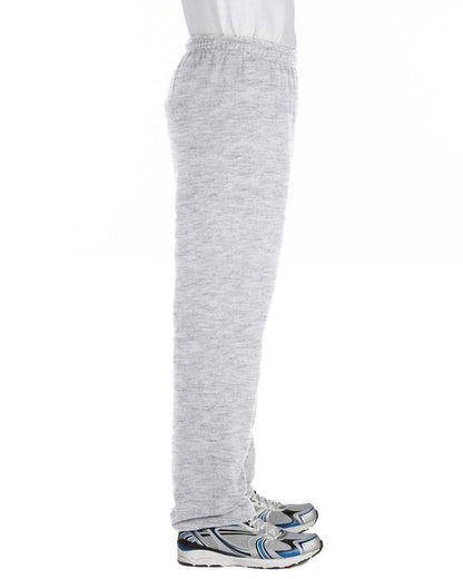 G182 Gildan Adult Heavy Blend™ Sweatpant