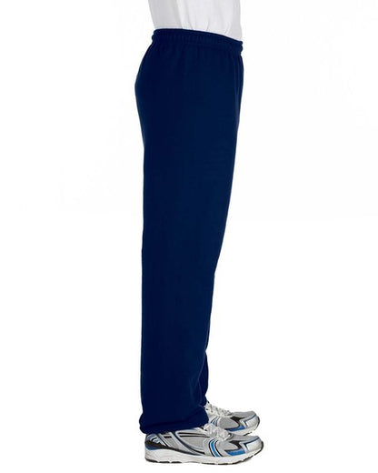 G182 Gildan Adult Heavy Blend™ Sweatpant